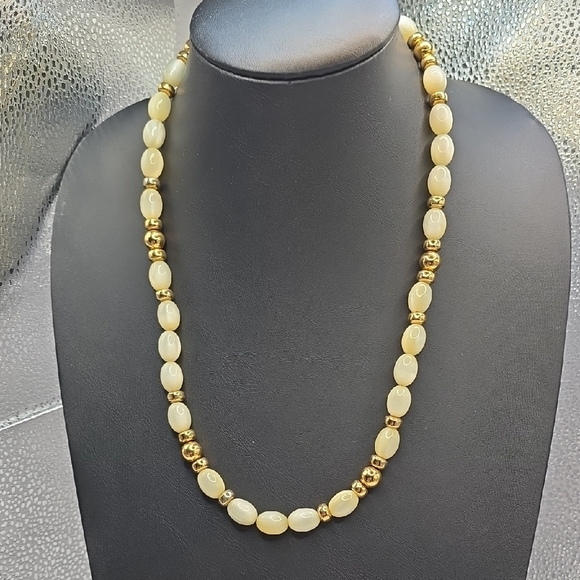 Napier Jewelry - Napier Lucite Cream and Gold Tone Beaded Vintage Necklace